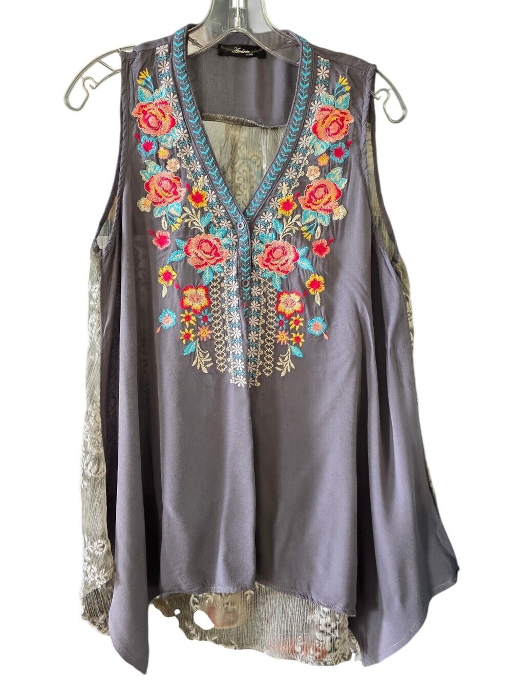 ANDREE BY UNIT Gray Sleeveless Tunic with Floral Embroidery Size Medium